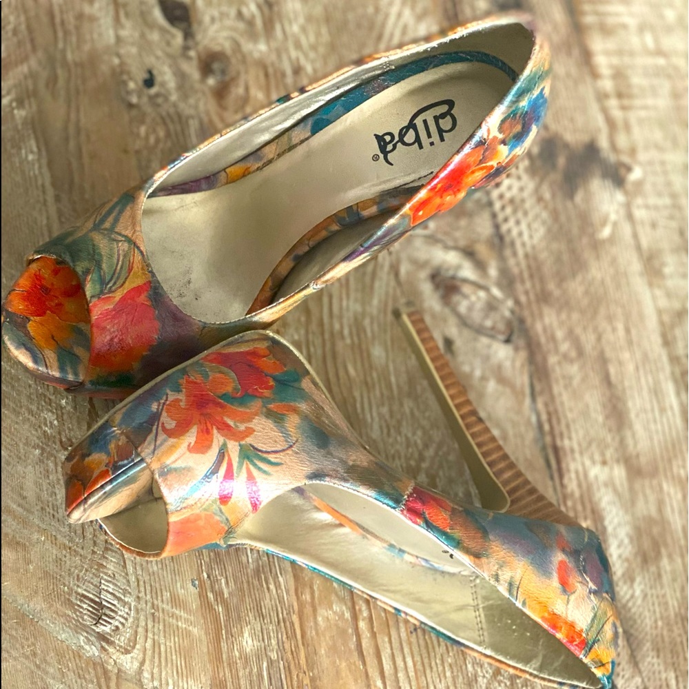 Floral Heels - super cute!
